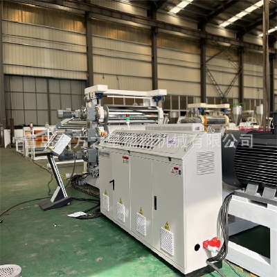 Pembuatan Lembaran Fleksibel: Barisan Pengeluaran Lembaran Fleksibel SPVC Profesional Memperkasakan Pembangunan Ternakan dan Bahan Binaan Moden